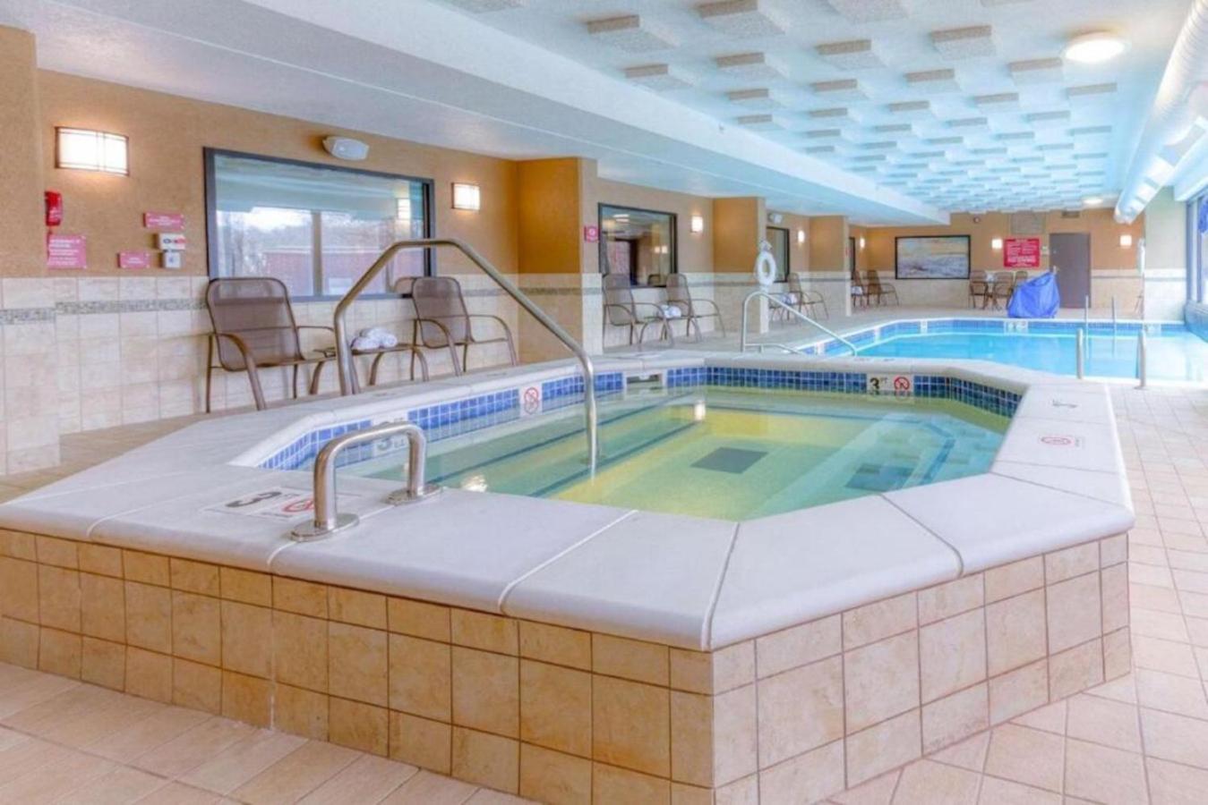 Hotel Heritage & St Louis Fenton, Trademark By Wyndham Fenton