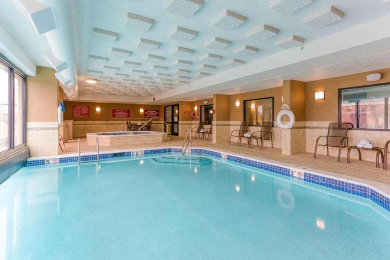 Hotel Heritage & St Louis Fenton, Trademark By Wyndham 3*