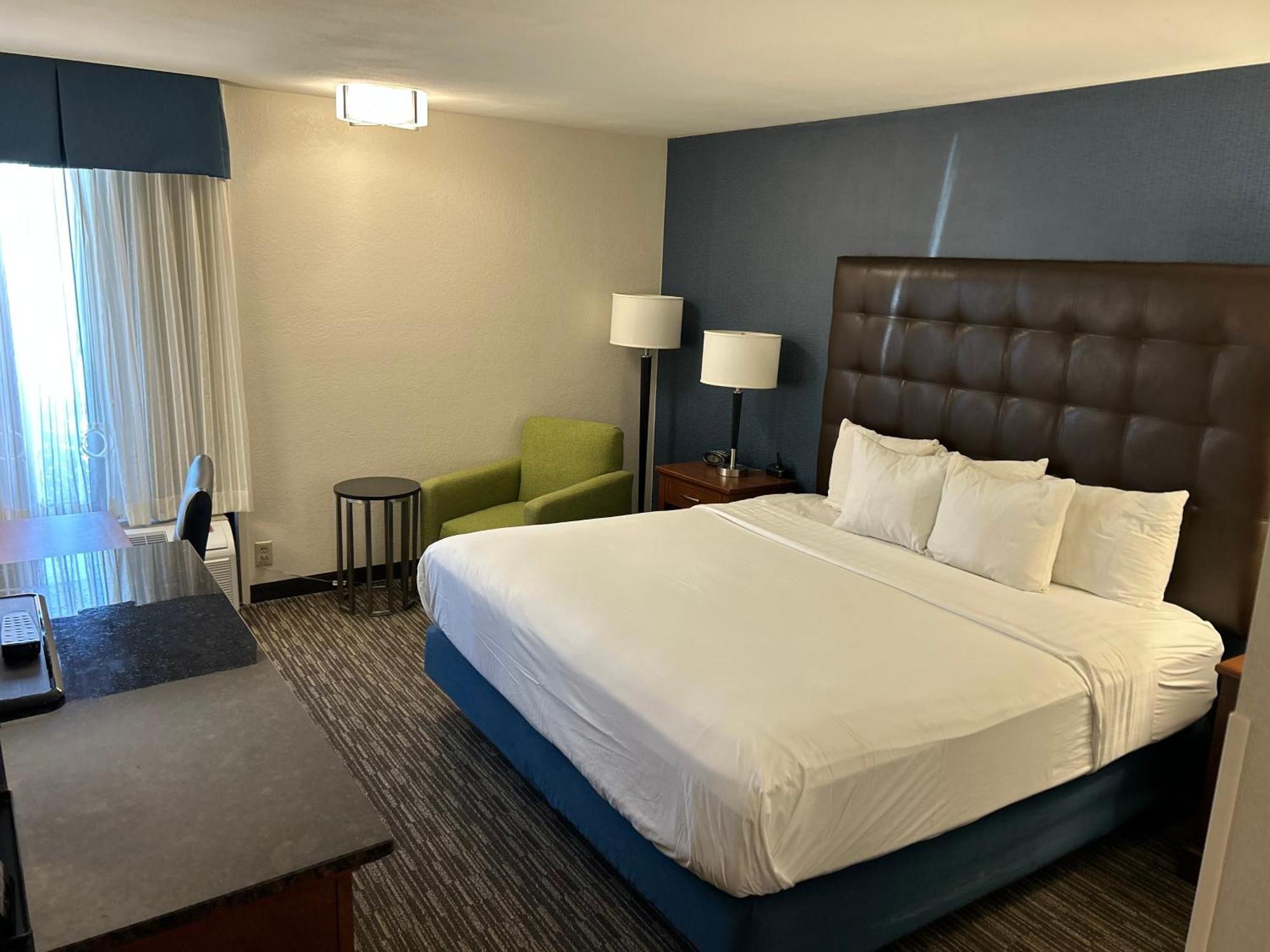 Heritage & St Louis Fenton, Trademark By Wyndham Hotel