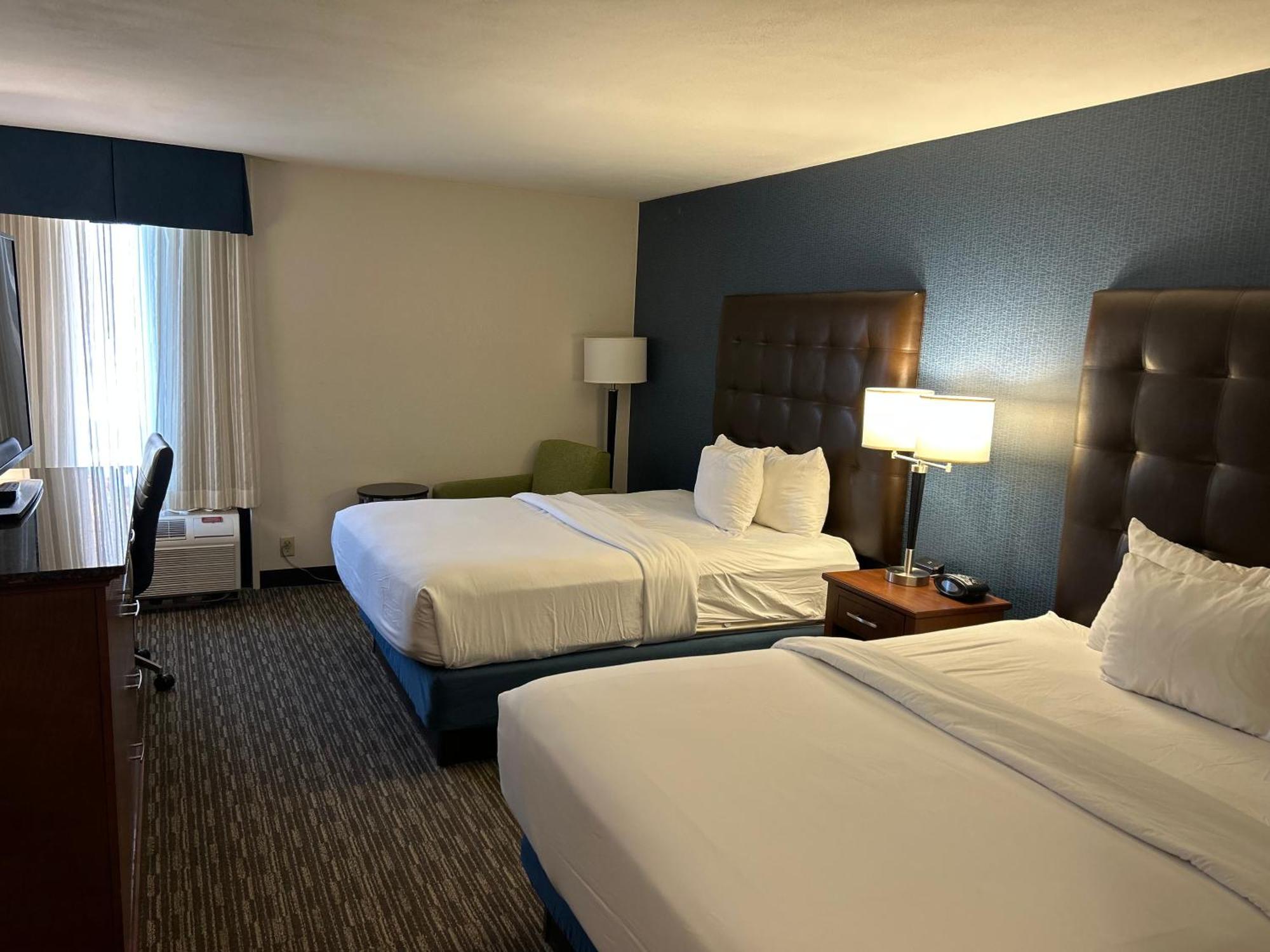 Heritage & St Louis Fenton, Trademark By Wyndham Hotel 3*