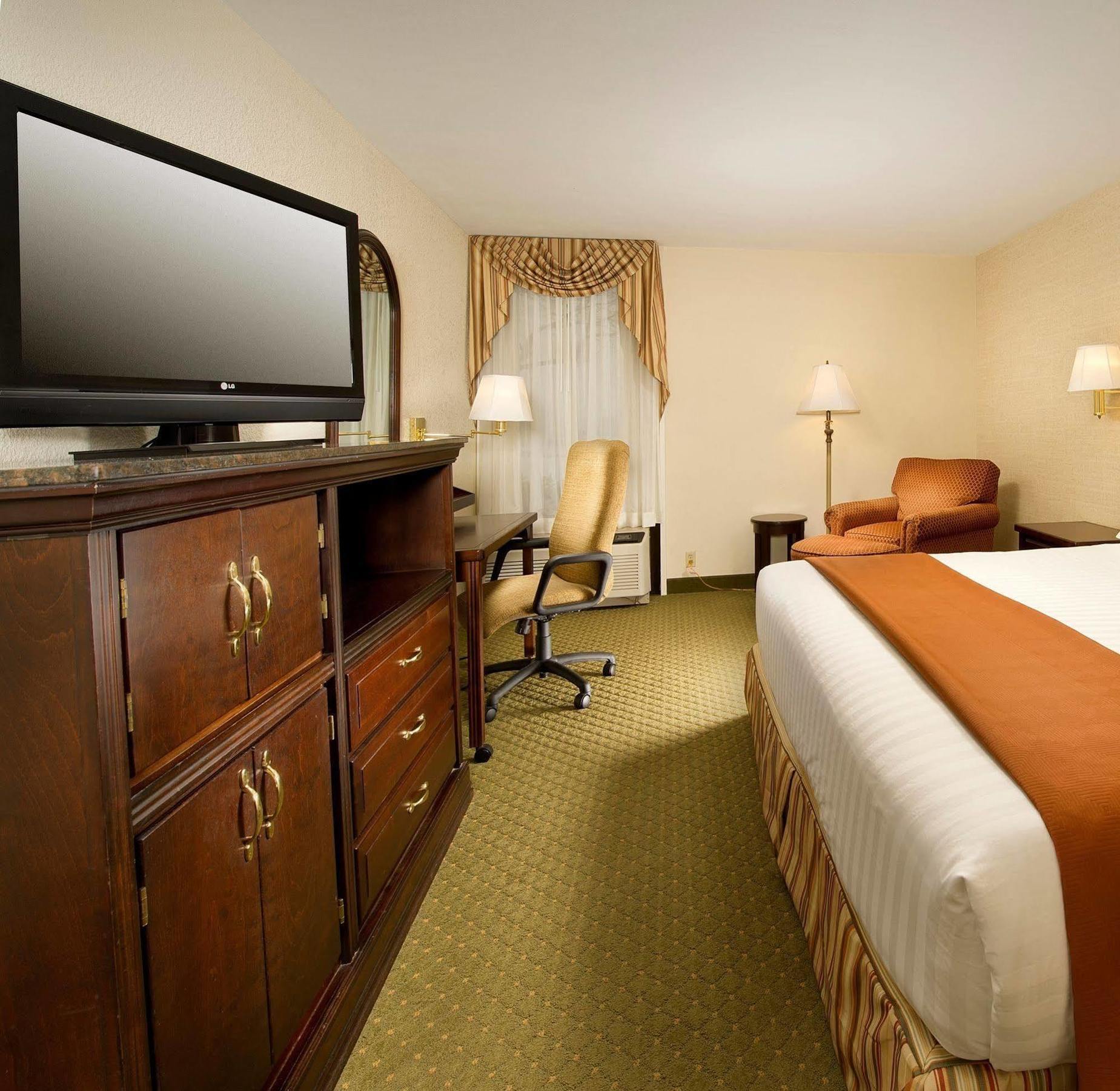 Heritage & St Louis Fenton, Trademark By Wyndham